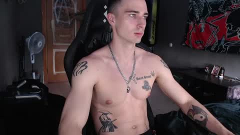 Snapshot of eduard_loveee chatting on 07.25.26 Eduar online show from 07.25.26