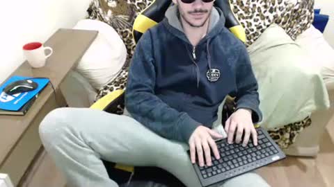 Snapshot of eduardobrain7 chatting on 10.11.25 eduardobrain7 online show from 10.11.25