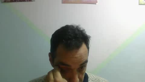 Snapshot of edw253 chatting on 05.19.26 edw253 online show from 05.19.26