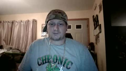 Snapshot of edwardaims_2please chatting on 11.11.25 edwardaims_2please online show from 11.11.25