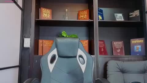 Edward Ross online show from 10.04.25