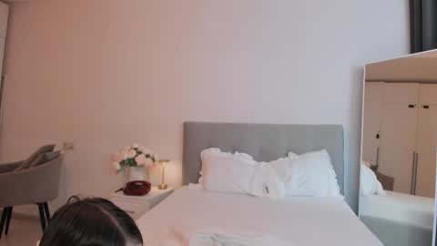 Snapshot of effiemur chatting on 11.16.25 Effie Mur online show from 11.16.25