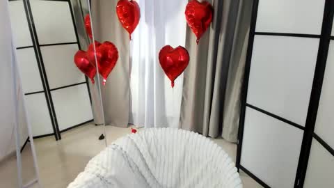 Effie Mur online show from 02.12.26