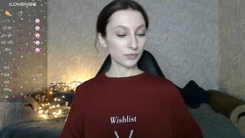 Snapshot of effy_gray chatting on 11.05.25 Anna online show from 11.05.25