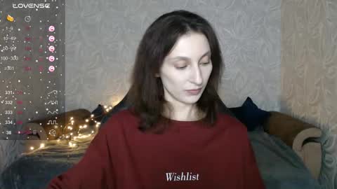 Snapshot of effy_gray chatting on 11.10.25 Anna online show from 11.10.25