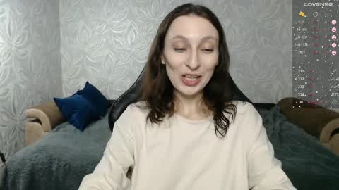 Snapshot of effy_gray chatting on 05.25.26 Anna online show from 05.25.26