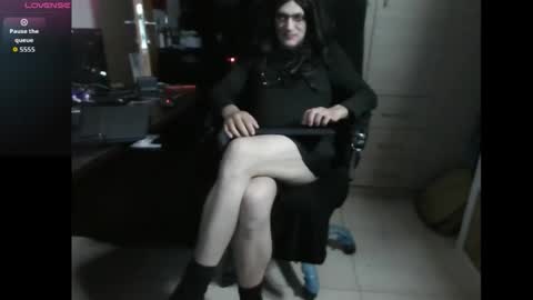 Snapshot of efi_crossou chatting on 11.06.25 efi_crossou online show from 11.06.25