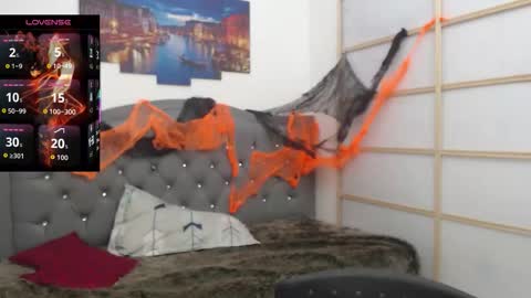 EILISH HALL online show from 11.02.25