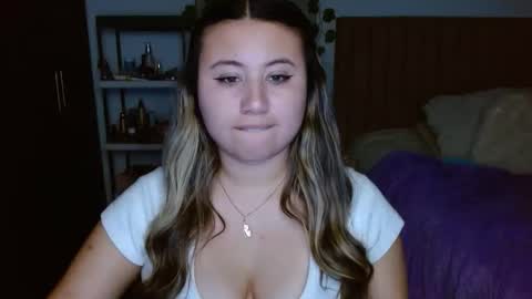 EIMY   MODEL INDEPENDENT online show from 11.08.25