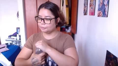 eimy_saenzz online show from 12.04.25