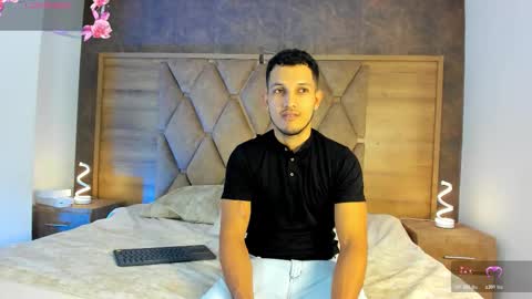 YG COUPLE online show from 11.30.25