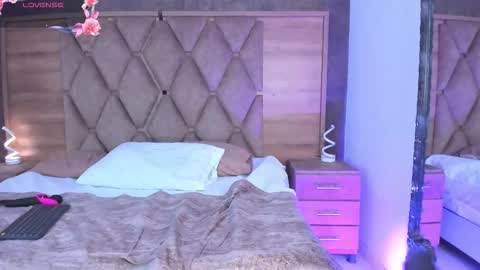 YG COUPLE online show from 12.05.25