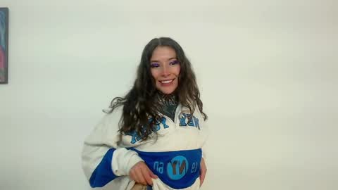 Carla online show from 01.04.25