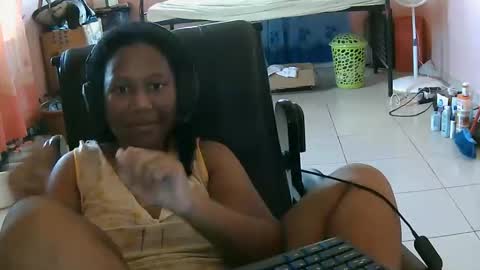Snapshot of eirondra_valeen chatting on 10.12.25 Eirondra Valeen online show from 10.12.25
