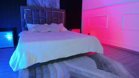 Eiryn Raven online show from 04.09.26