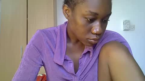 petite online show from 12.10.24