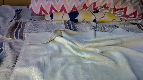 petite online show from 01.13.25