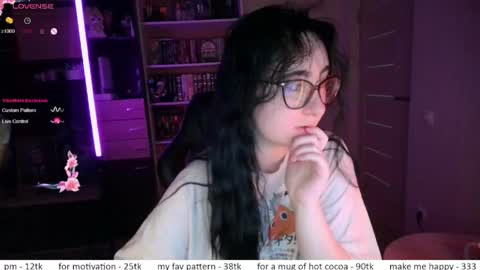 Snapshot of el_sweety chatting on 04.27.26 If you like it when I meow give me a thumbs up online show from 04.27.26