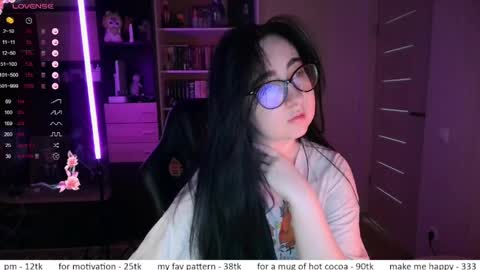 Snapshot of el_sweety chatting on 05.04.26 If you like it when I meow give me a thumbs up online show from 05.04.26