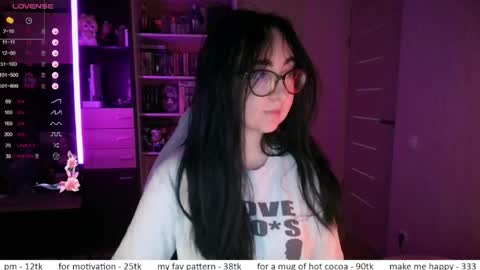 Snapshot of el_sweety chatting on 05.19.26 If you like it when I meow give me a thumbs up online show from 05.19.26