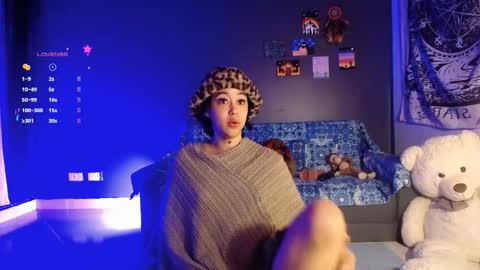 Ela  Help me reach 100 thumbs up online show from 02.22.25