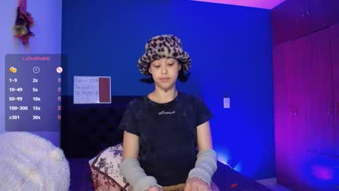 Snapshot of ela_0 chatting on 10.07.25 Ela Help me reach 100 thumbs up online show from 10.07.25