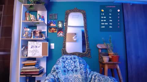 Snapshot of ela_0 chatting on 11.06.25 Ela Help me reach 100 thumbs up online show from 11.06.25