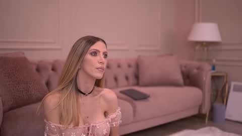 Snapshot of elablake chatting on 11.13.25 Ella online show from 11.13.25