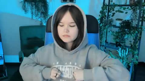 Snapshot of elainebeness chatting on 04.24.26 Your sweet girl online show from 04.24.26