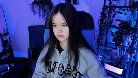 Snapshot of elainebeness chatting on 04.29.26 Your sweet girl online show from 04.29.26