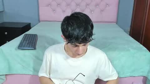 Elan Giralon online show from 01.06.26