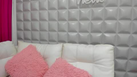 Elara  Lee online show from 09.15.25