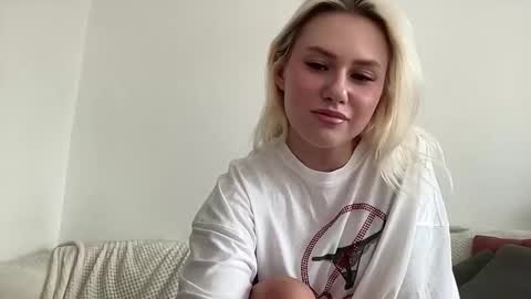 elaraluxxxe online show from 09.18.25