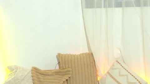 elaravennori online show from 03.03.26