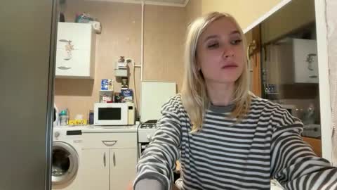 elarawhitmore online show from 02.28.26