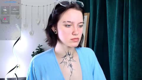 Snapshot of elastikiss chatting on 11.13.25 elastikiss online show from 11.13.25