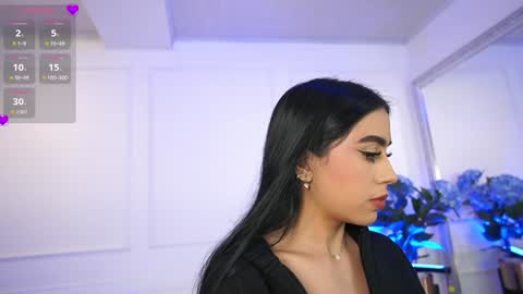 Snapshot of elasummeer chatting on 01.30.25 Elasummeer online show from 01.30.25