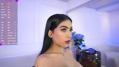 Snapshot of elasummeer chatting on 02.11.25 Elasummeer online show from 02.11.25