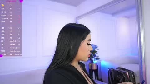 Snapshot of elasummeer chatting on 02.14.25 Elasummeer online show from 02.14.25