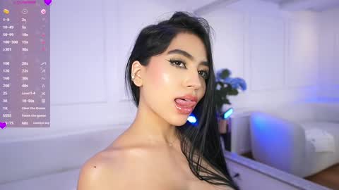 Snapshot of elasummeer chatting on 02.22.25 Elasummeer online show from 02.22.25