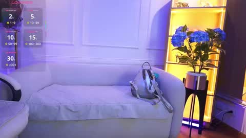 Snapshot of elasummeer chatting on 09.17.25 Elasummeer online show from 09.17.25