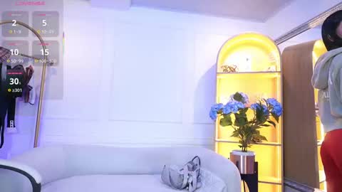 Snapshot of elasummeer chatting on 10.03.25 Elasummeer online show from 10.03.25