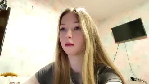 Snapshot of elaynecinco chatting on 02.24.26 MIa online show from 02.24.26