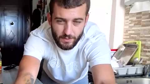 elchapoguzman95 online show from 09.17.25