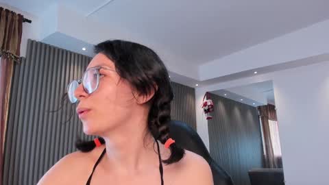 Snapshot of electraa_fox chatting on 12.19.24 Electra online show from 12.19.24