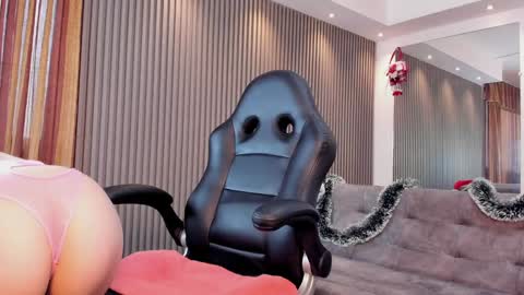 Snapshot of electraa_fox chatting on 12.28.24 Electra online show from 12.28.24