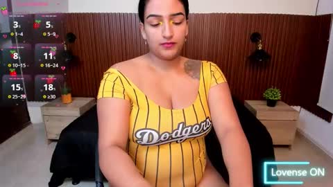 Snapshot of electrarose_ chatting on 10.17.25 Electra Rose online show from 10.17.25