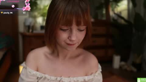 Snapshot of electric_woman chatting on 10.04.25 Aleksa online show from 10.04.25