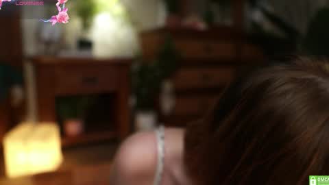 Snapshot of electric_woman chatting on 10.13.25 Aleksa online show from 10.13.25