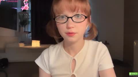 Snapshot of electric_woman chatting on 10.30.25 Aleksa online show from 10.30.25